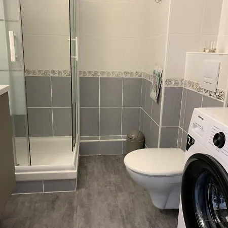 T2 Avec Parking, Animaux Admis - Fr-1-374-179 Apartment