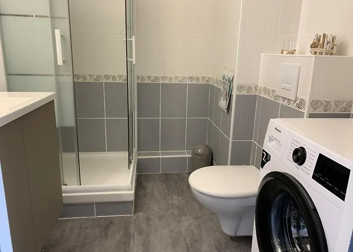 T2 Avec Parking, Animaux Admis - Fr-1-374-179 Apartment